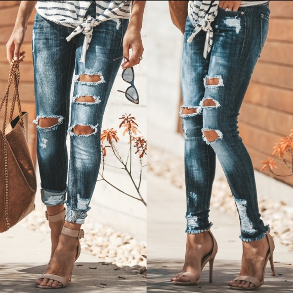 Distressed Frayed Skinny Jeans NWT Price Firm - Picture 2 of 5